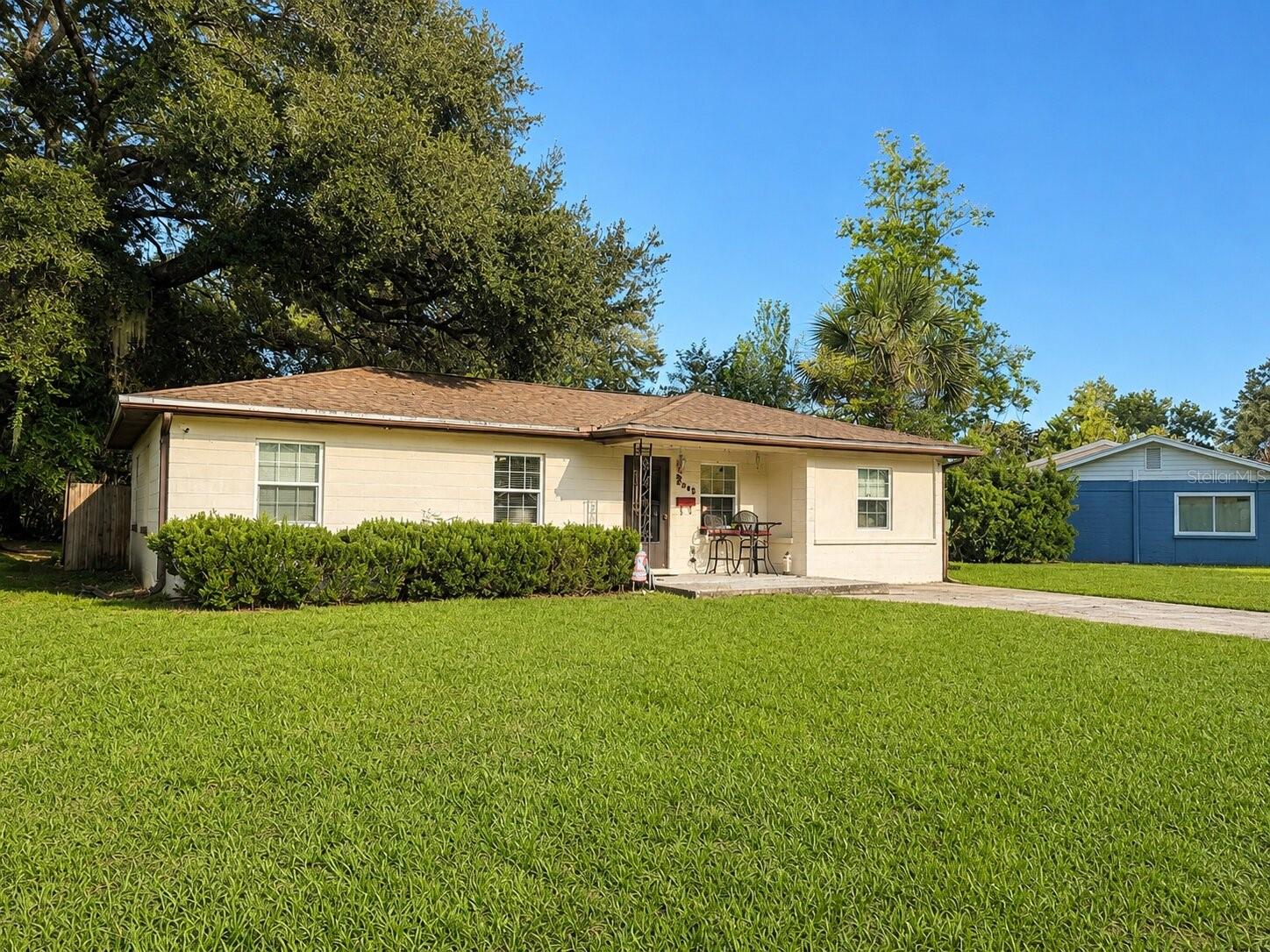 3142 Henderson Cir W