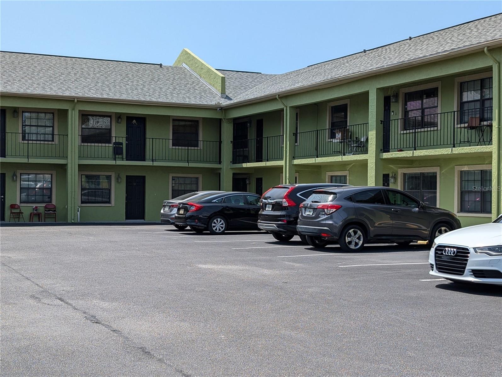 4416 N Clark Ave #4