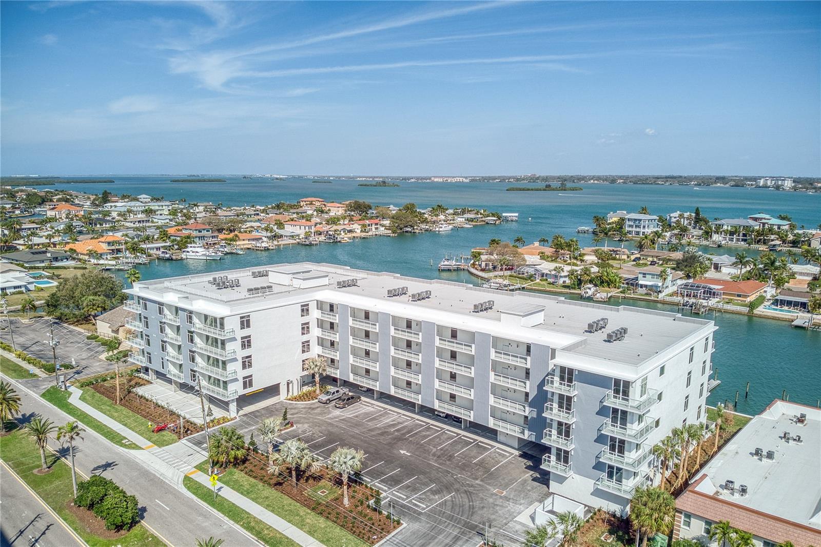 415 Island Way #207