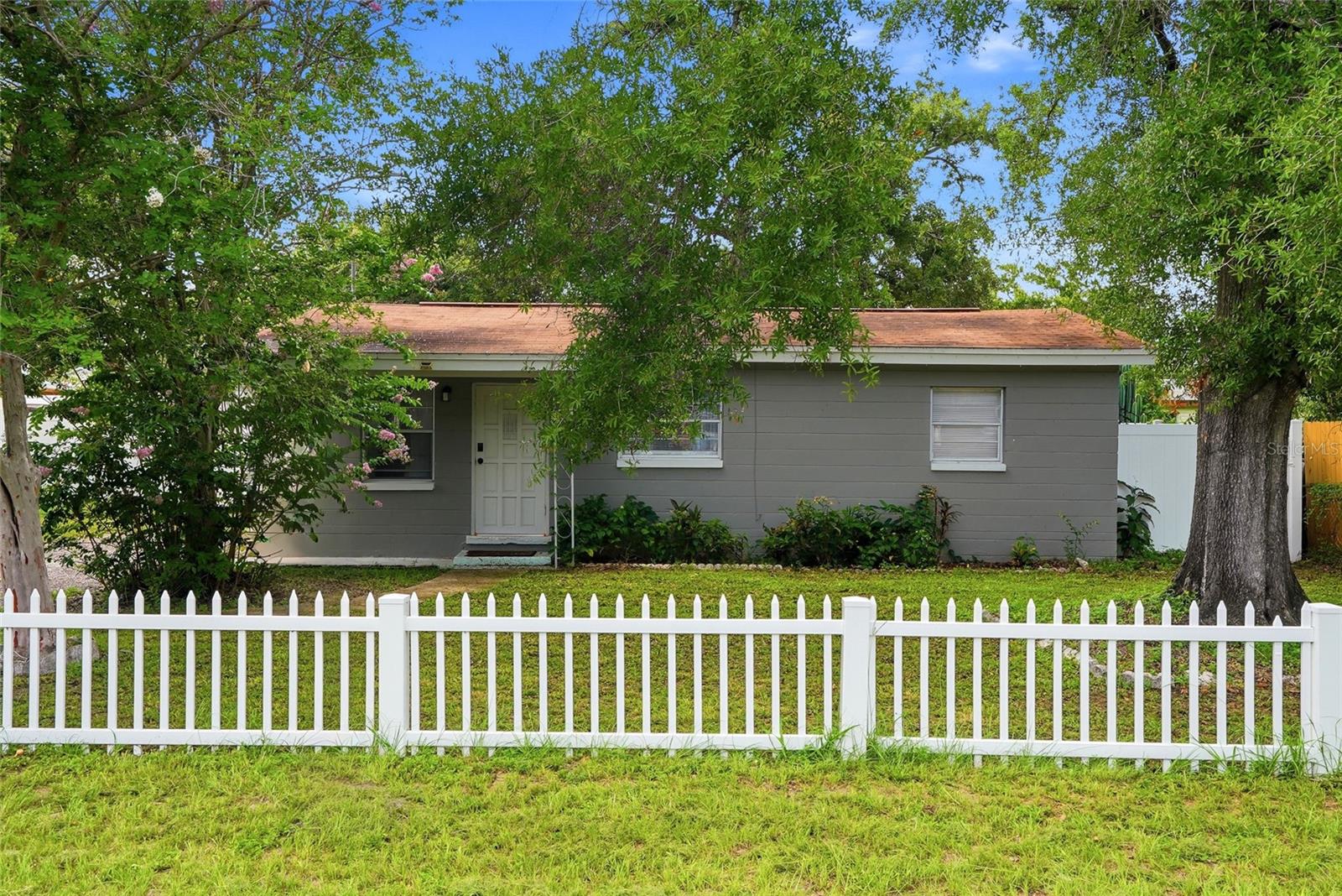 2430 N Ramona Cir