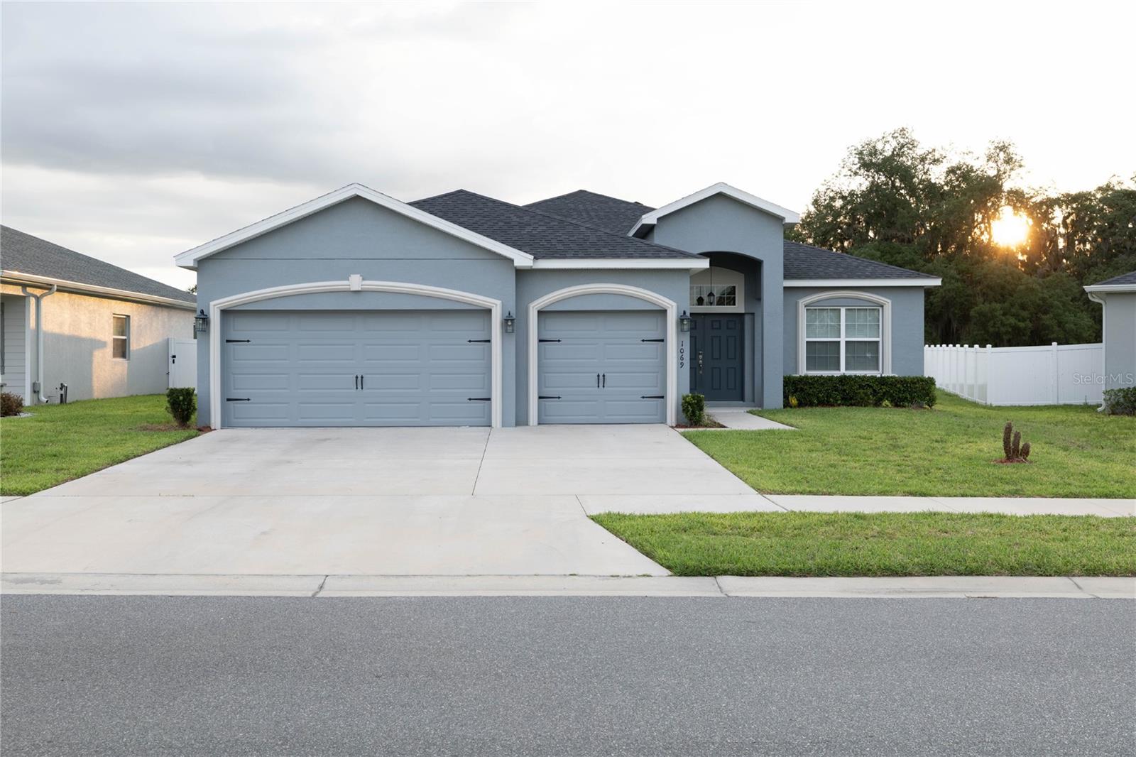1069 Montgomery Ln