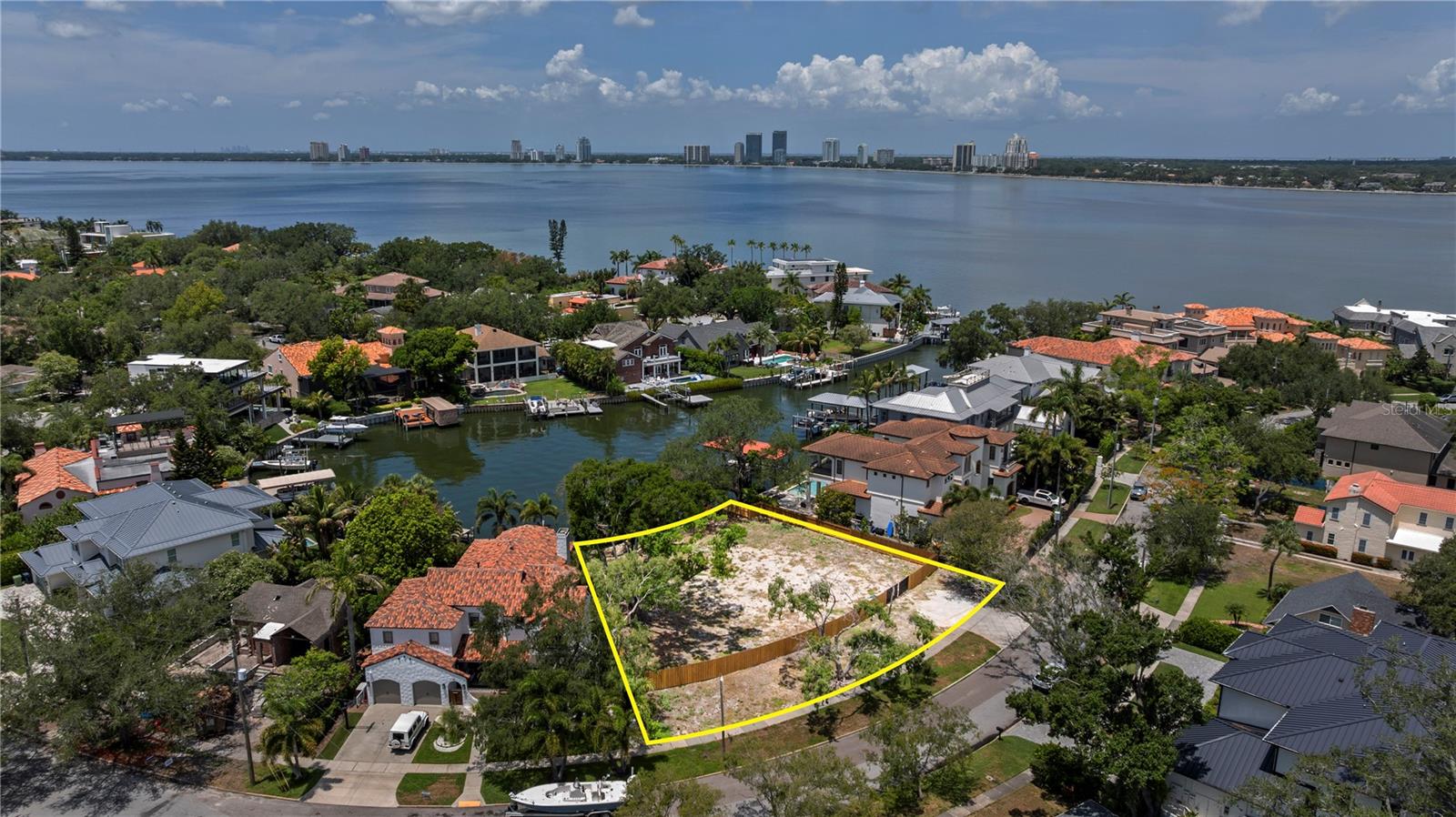 86 Bahama Cir
