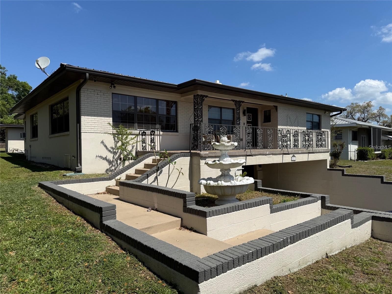 5418 Riverhills Dr