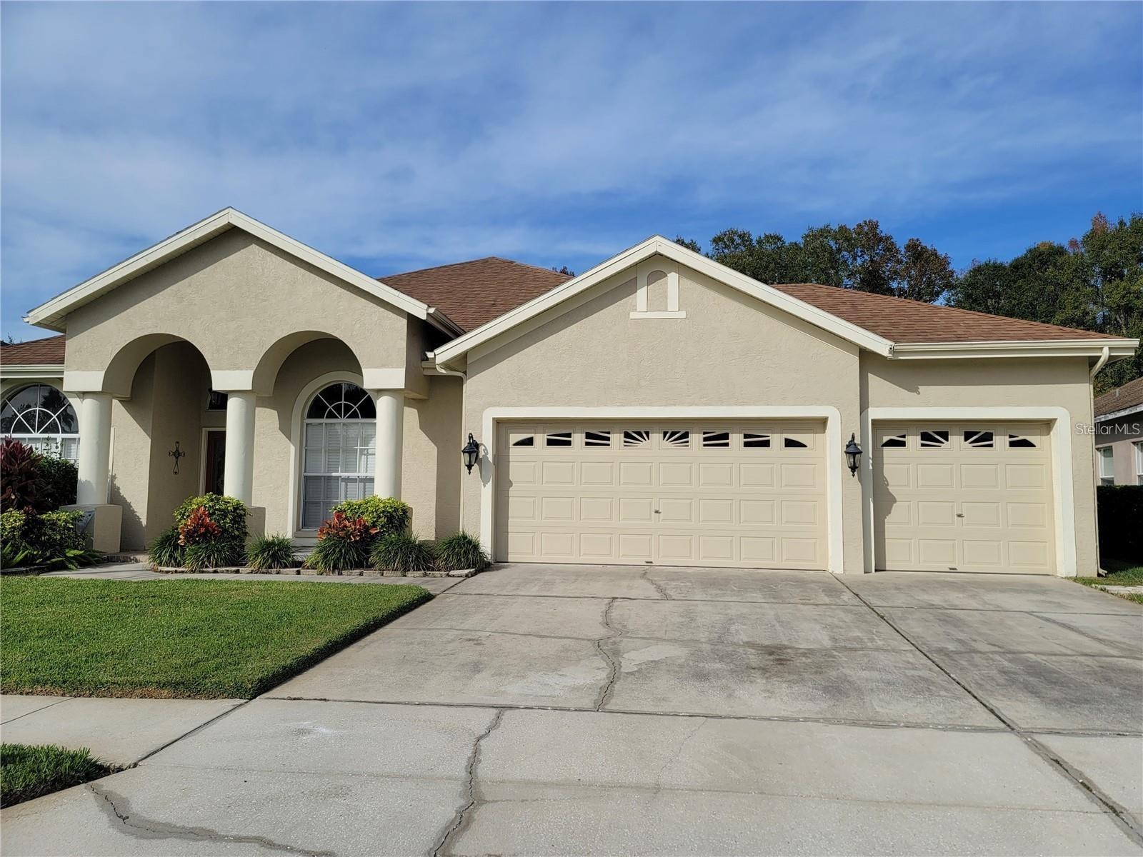 1501 Deerbourne Dr
