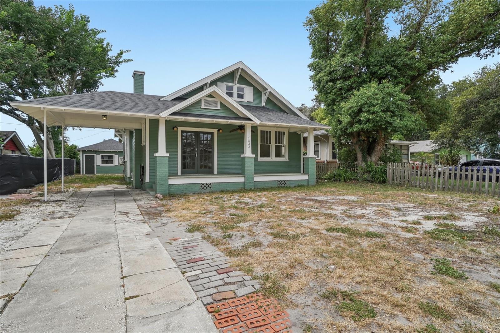 1533 E Elm Rd