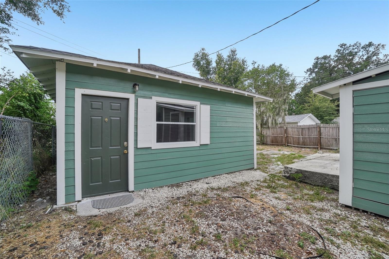 1533 E Elm Rd