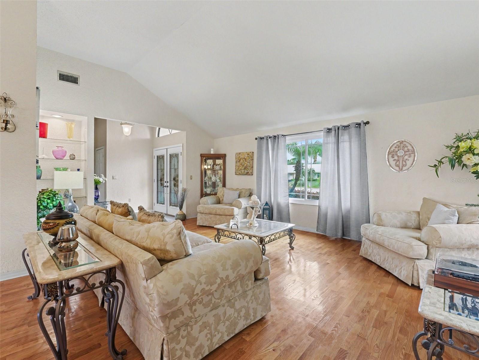 2810 Winterset Park