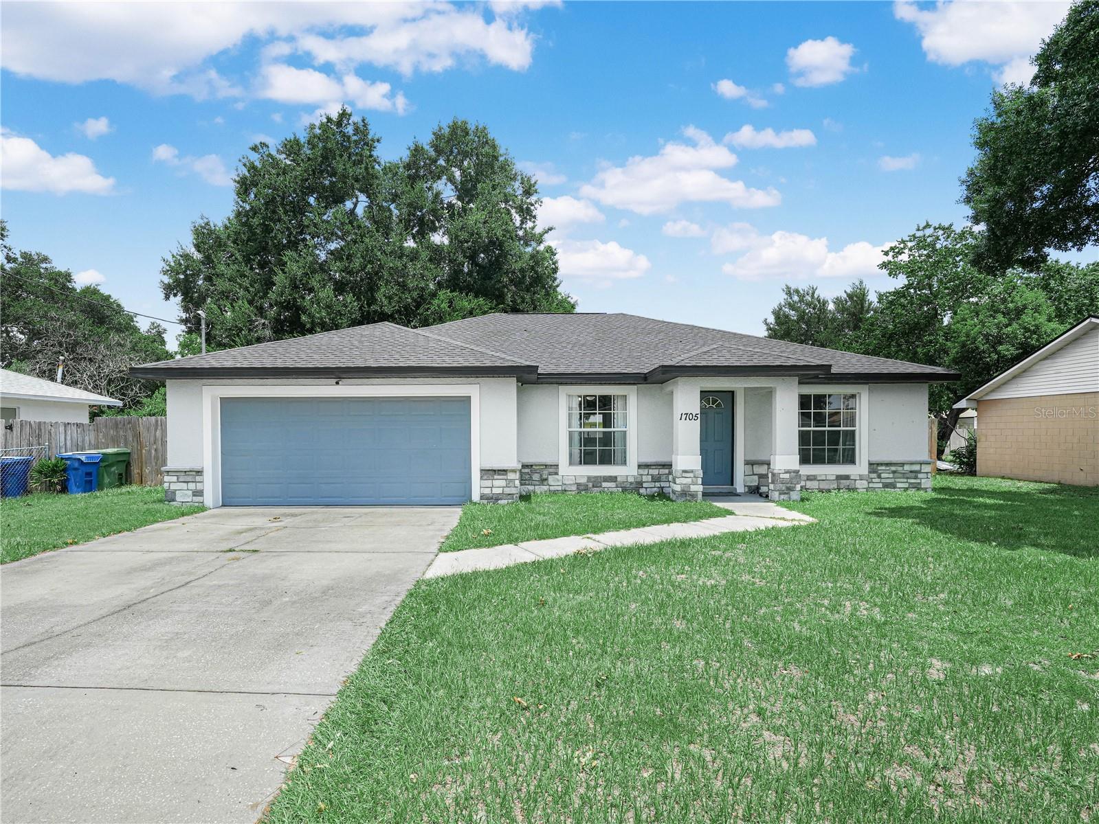 1705 Sandalwood Cir SW