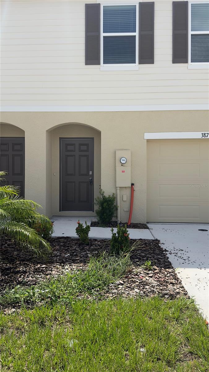 3879 Academia Ave
