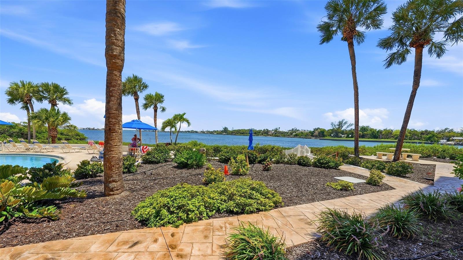 1602 Stickney Point Rd #2-104