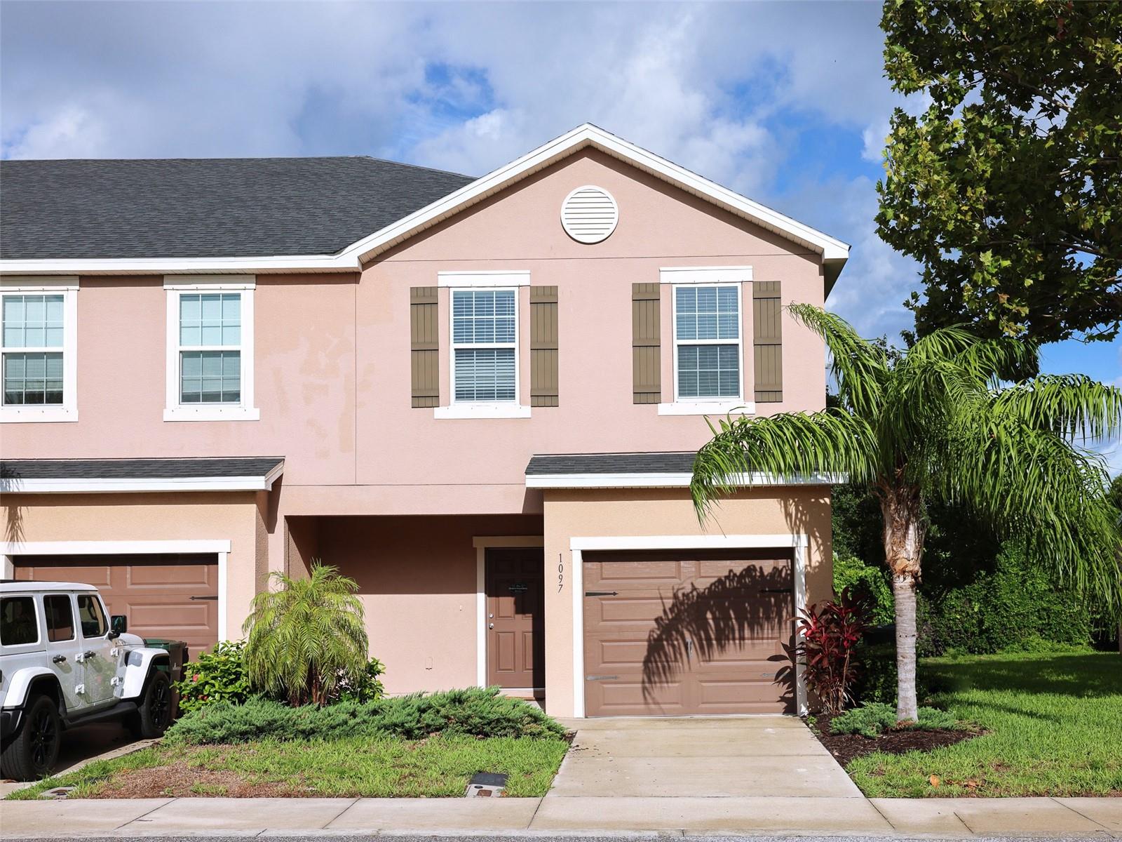 1097 Grantham Dr