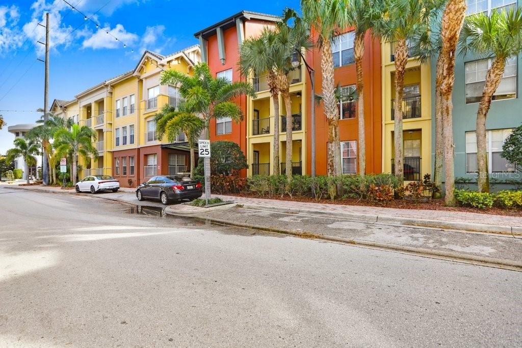 2440 W Horatio St #1012