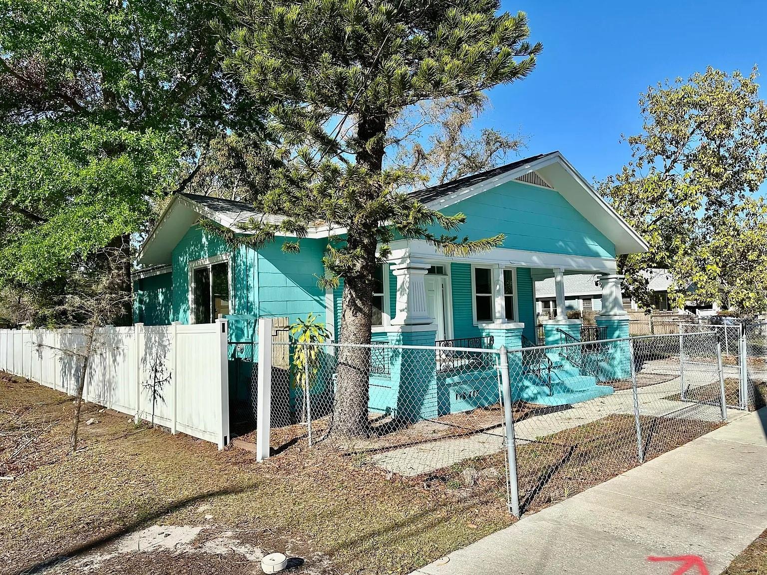 1504 E 33rd Ave