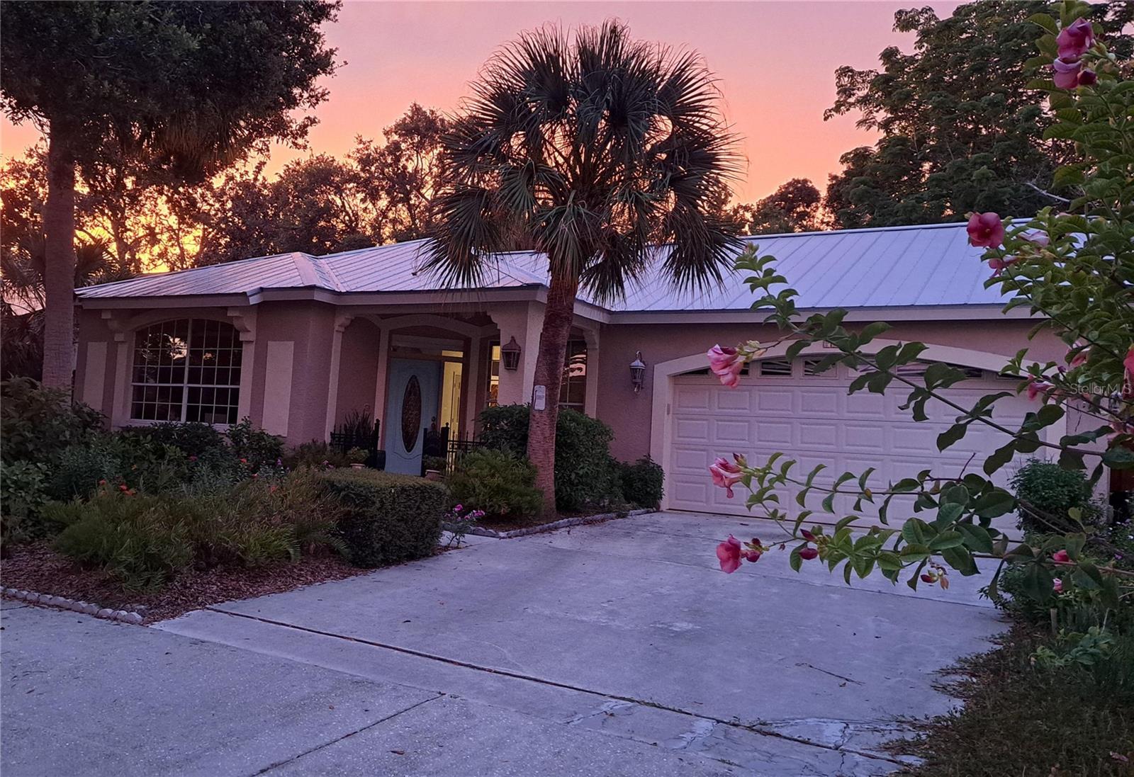 2377 Burton Ln