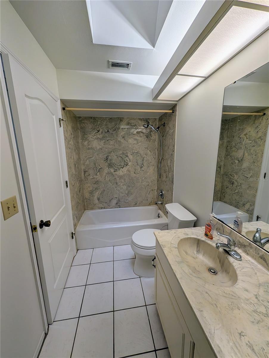 1315 8th St W