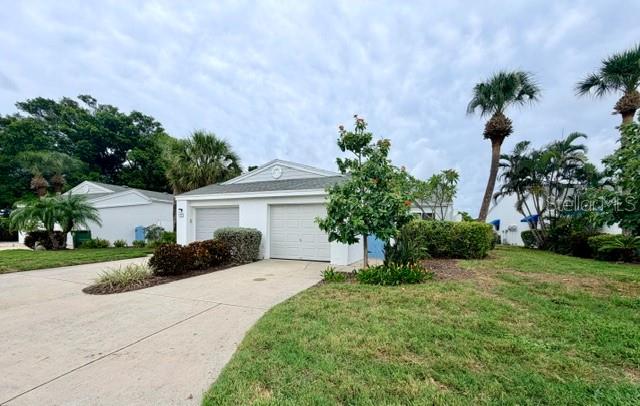 950 Waterside Ln