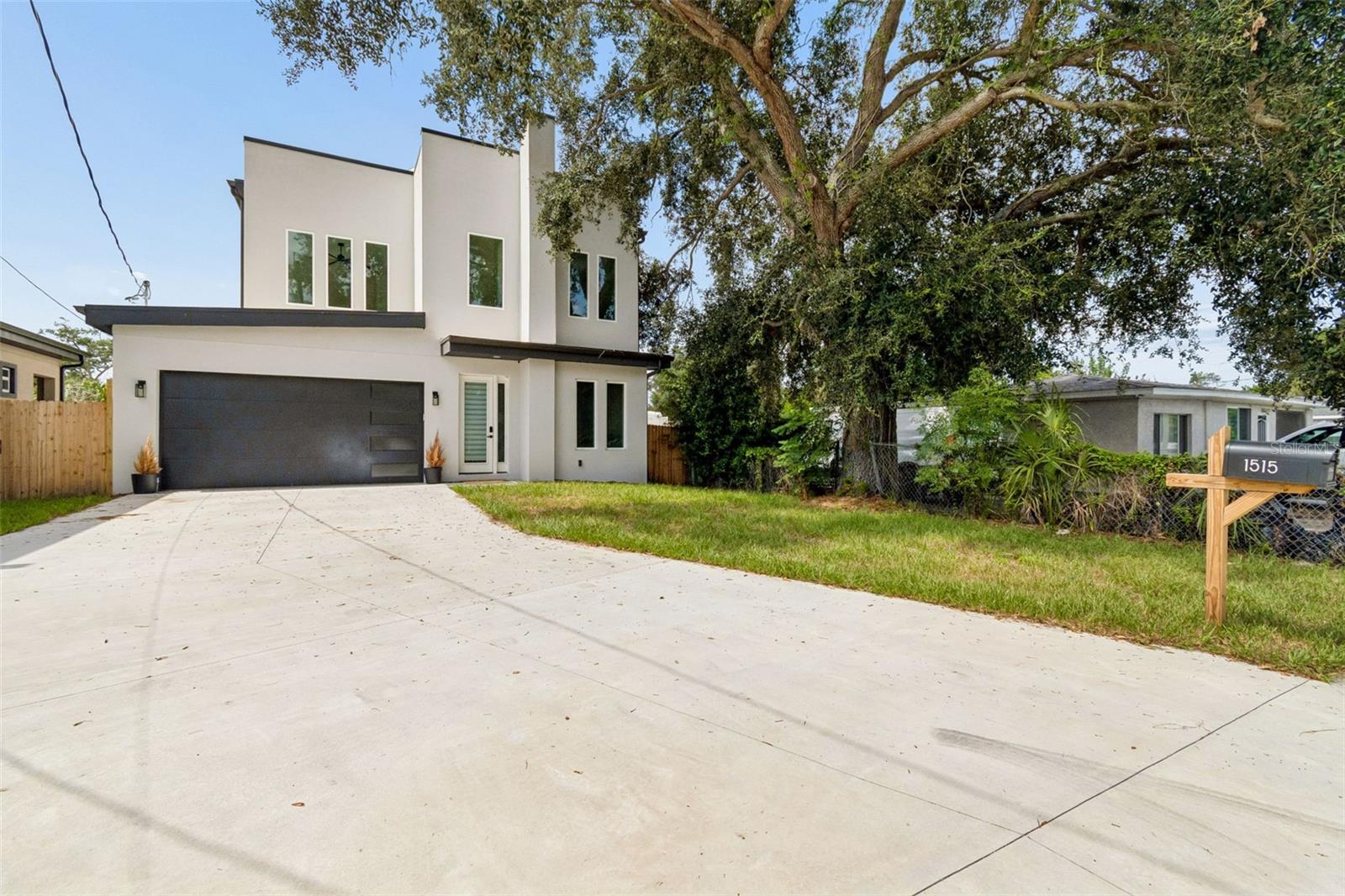 1515 E 27th Ave