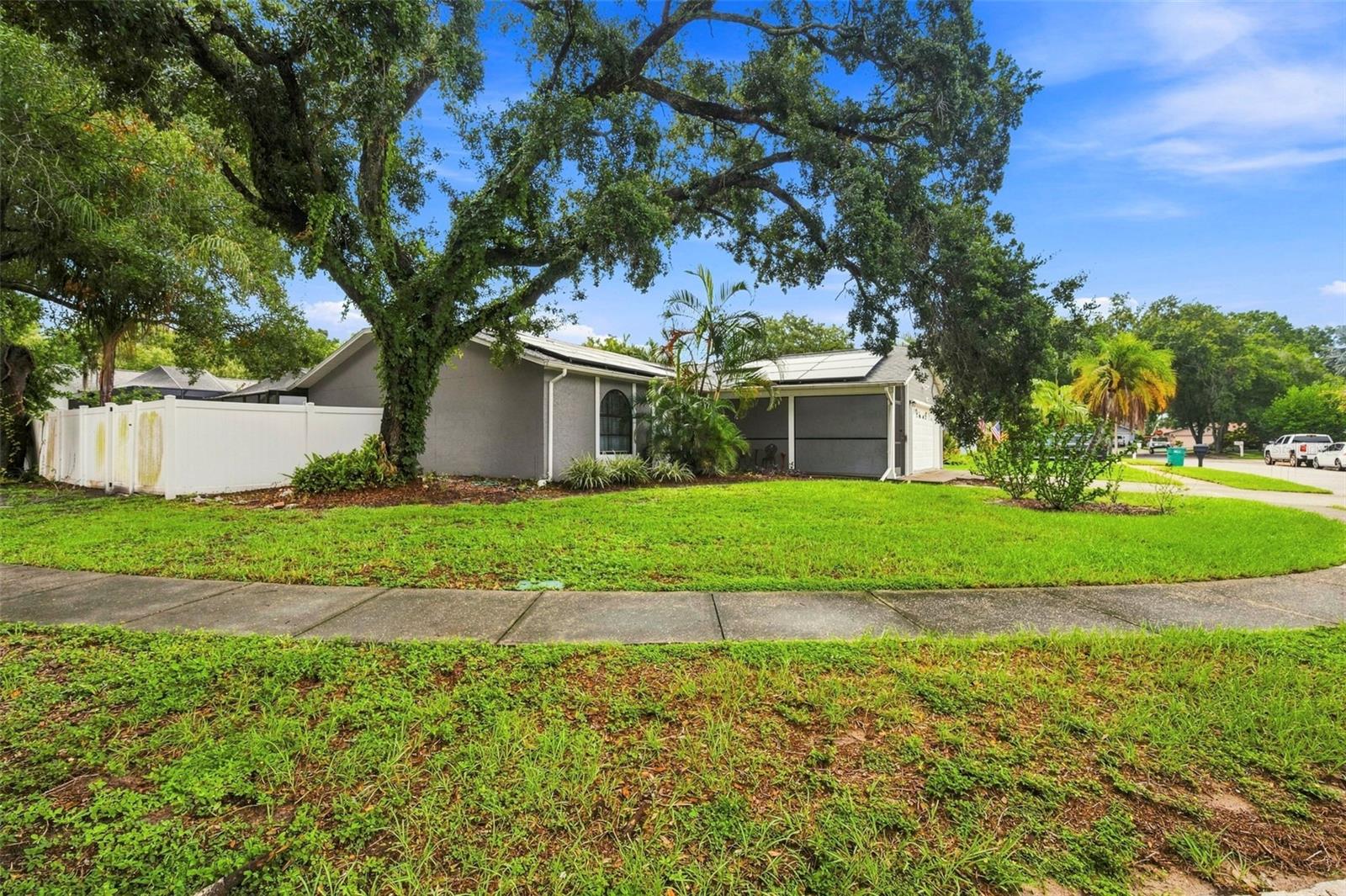 2475 Gulfbreeze Cir