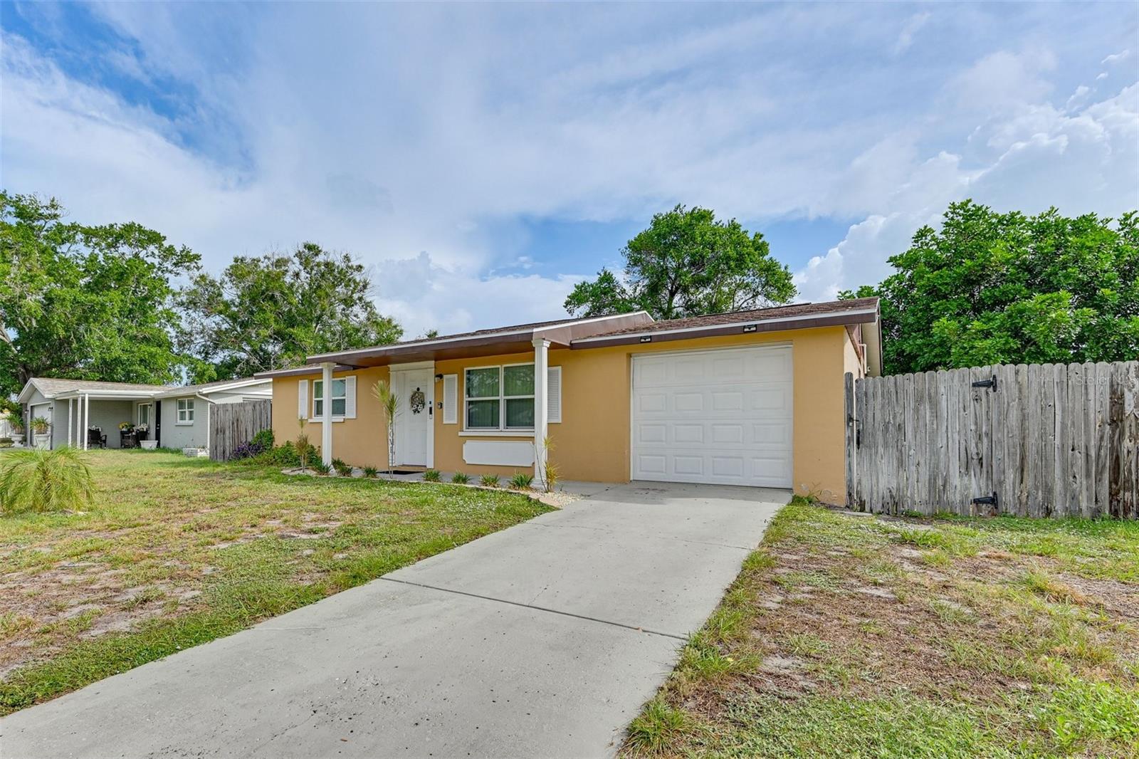 9746 Lake Chrise Ln