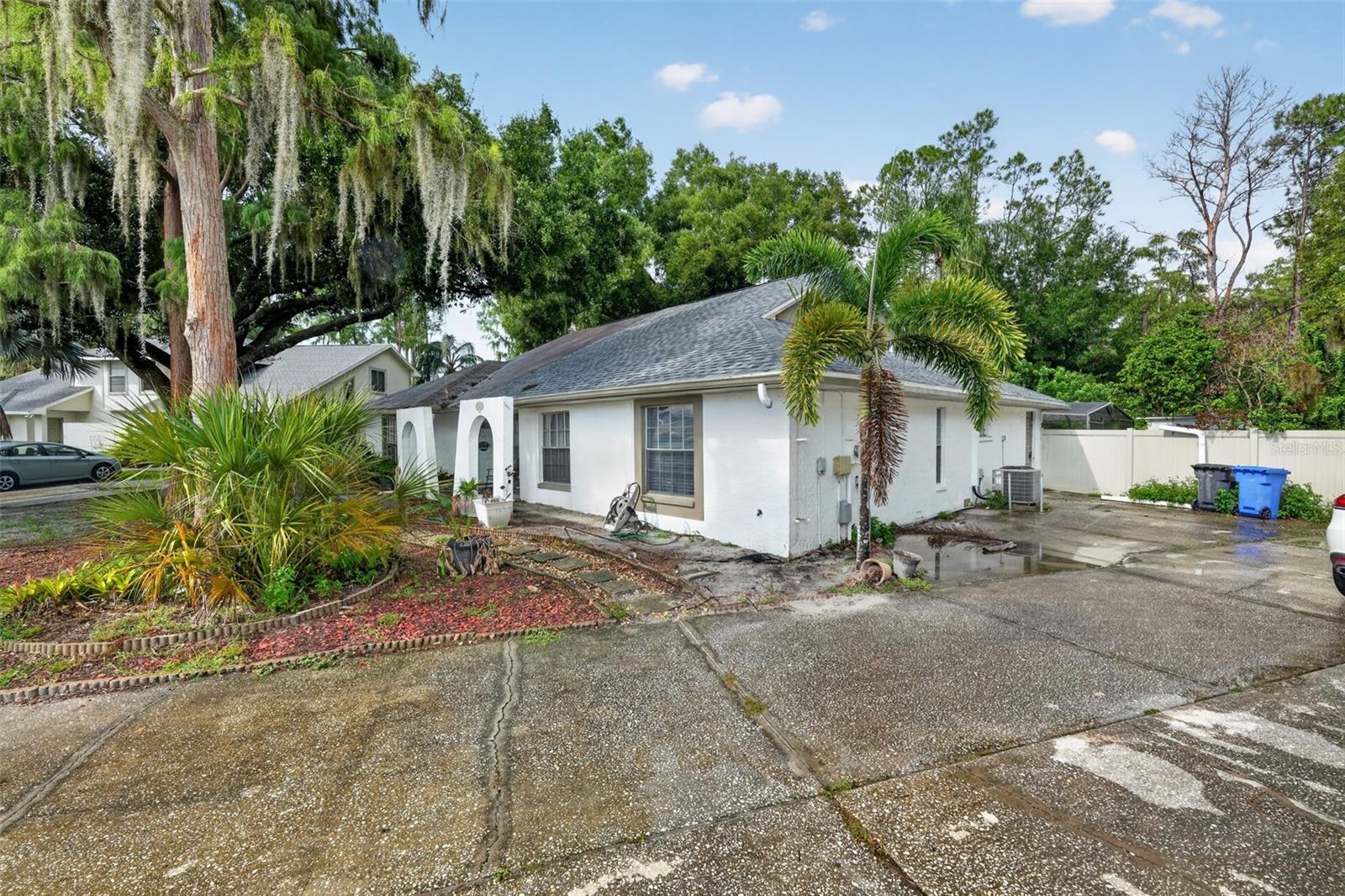 3205 Laurel Dale Dr