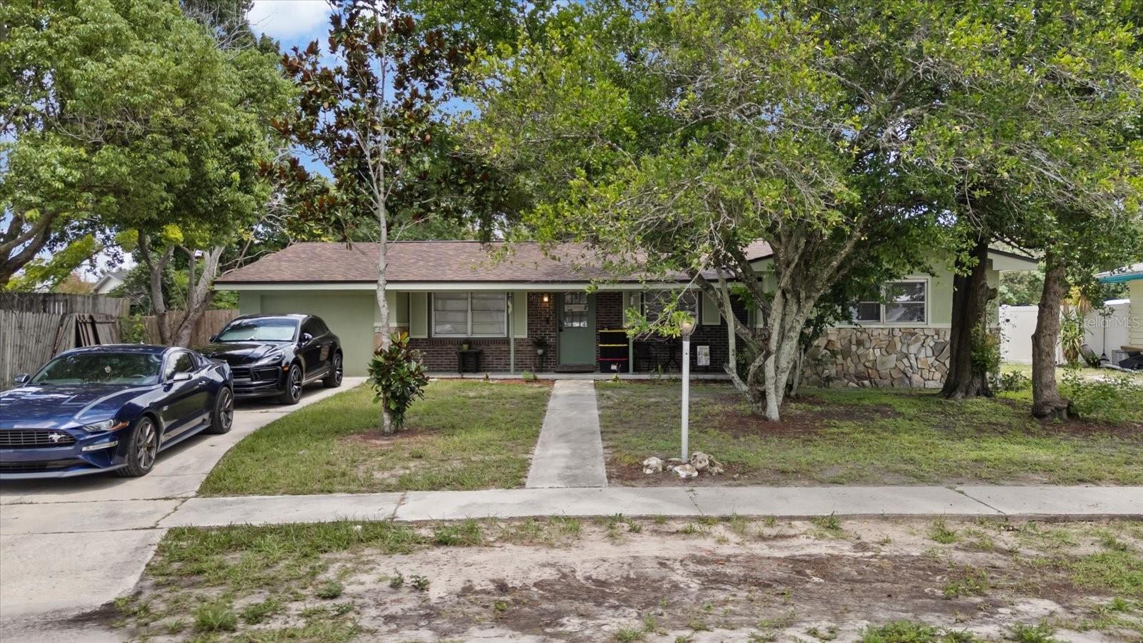 4552 Cynthia Ln