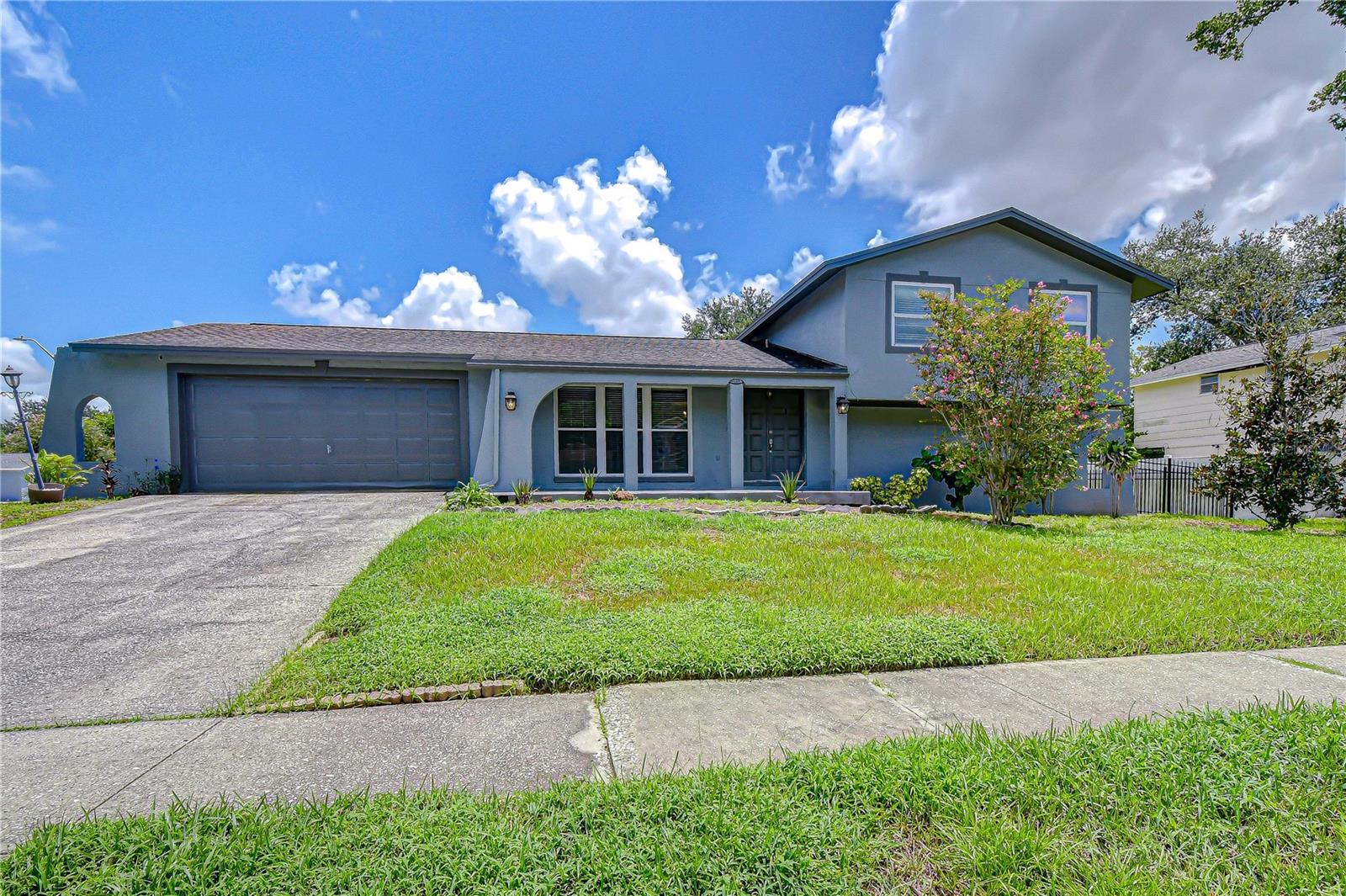 4723 Southbreeze Dr