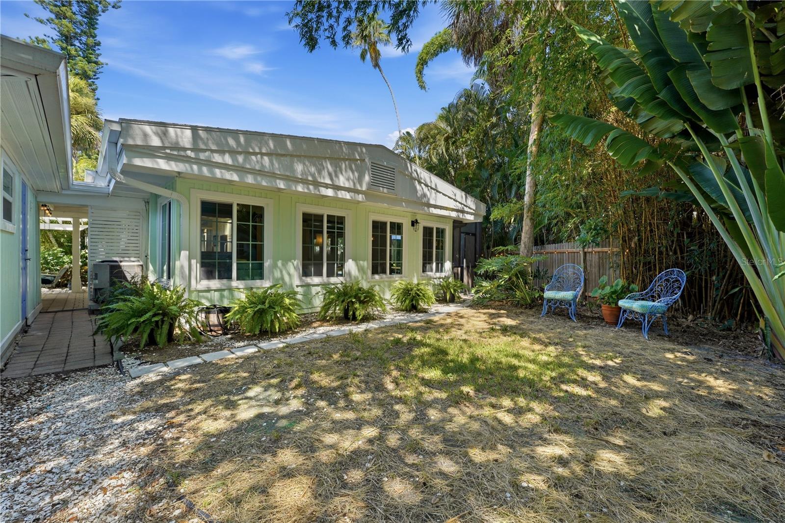 3424 Old Oak Dr