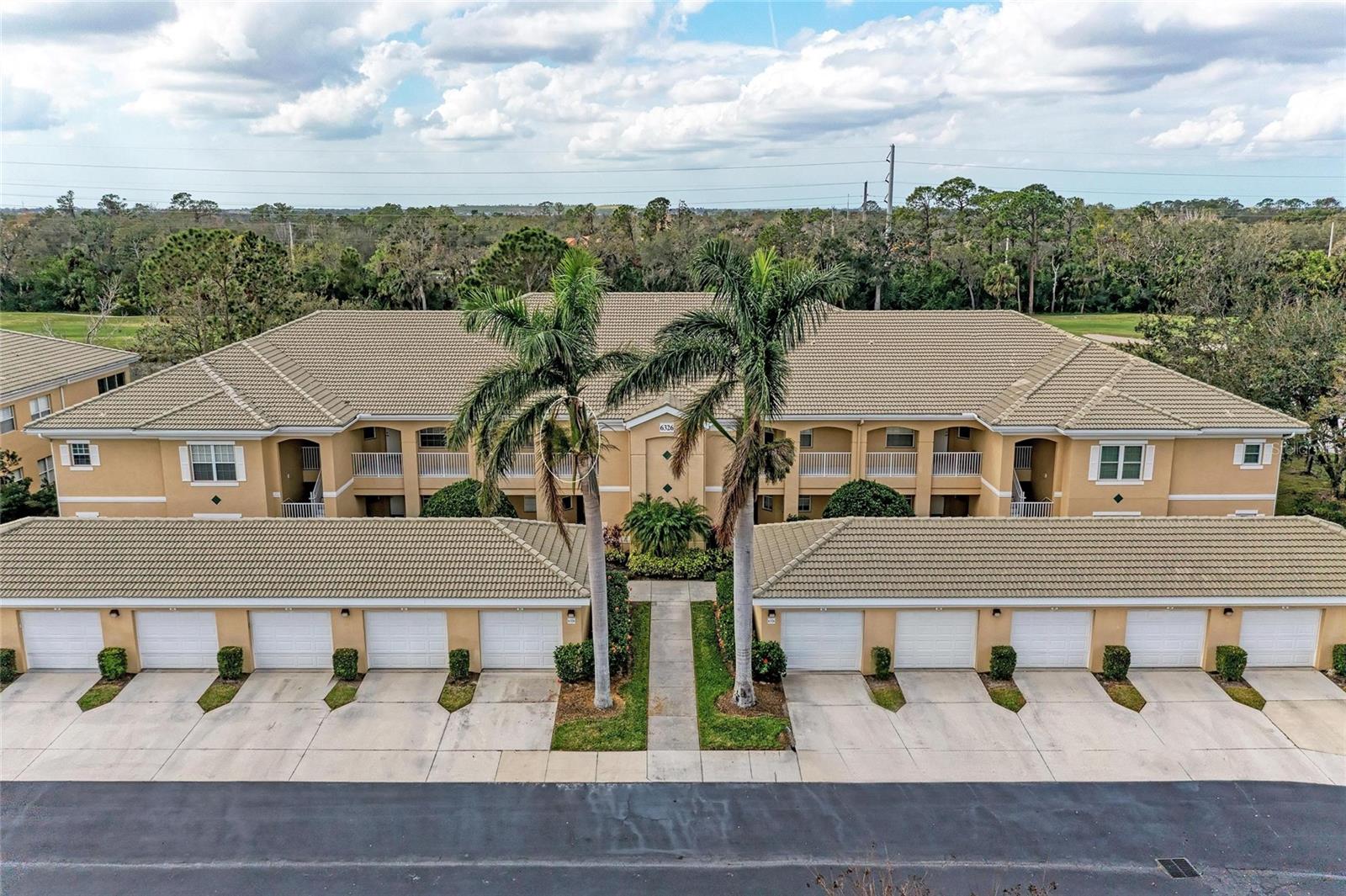 6326 Grand Oak Cir #203