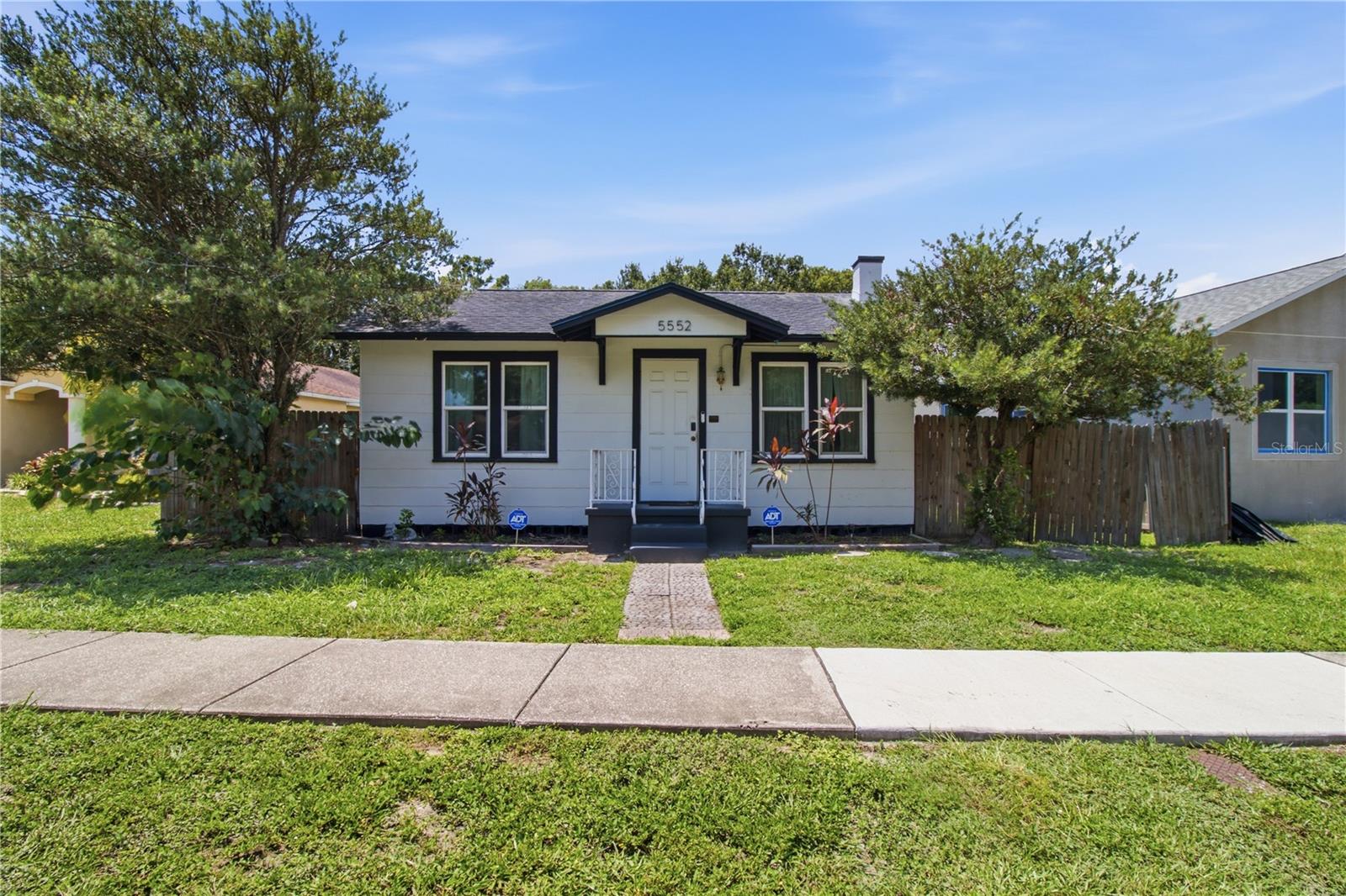5552 Crissman Dr N