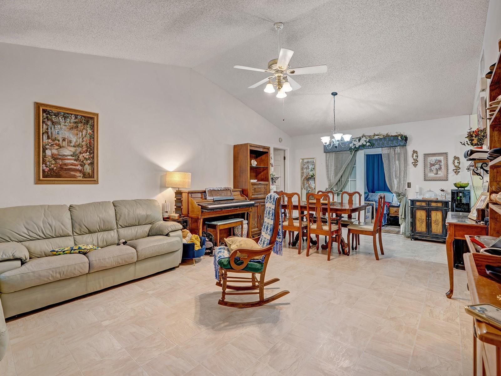 10227 Gifford Dr
