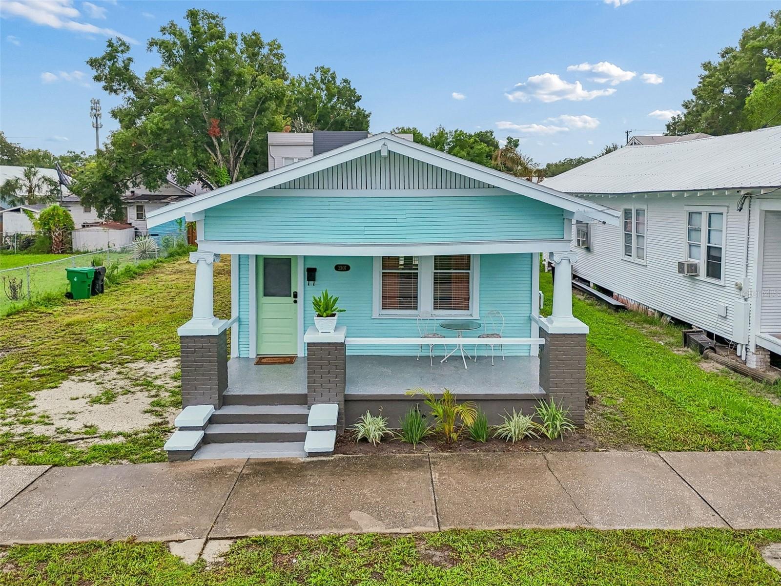 2307 E 11th Ave