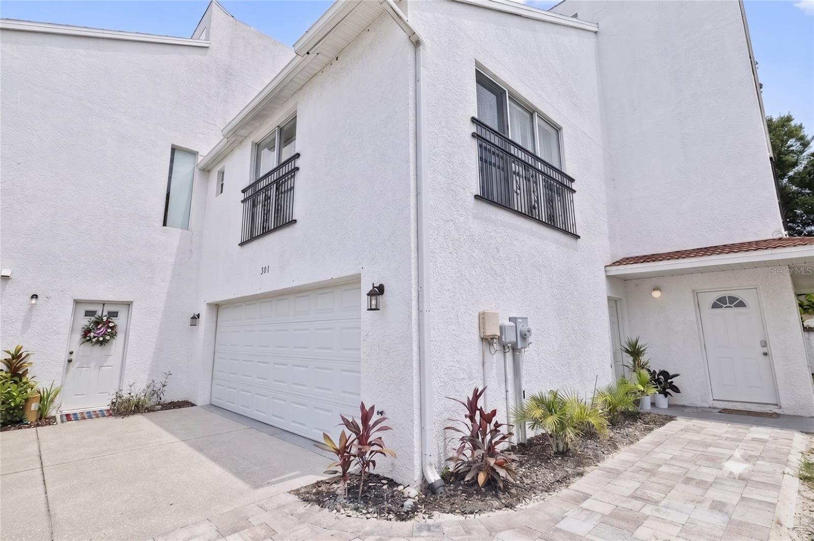9415 Citrus Glen Pl