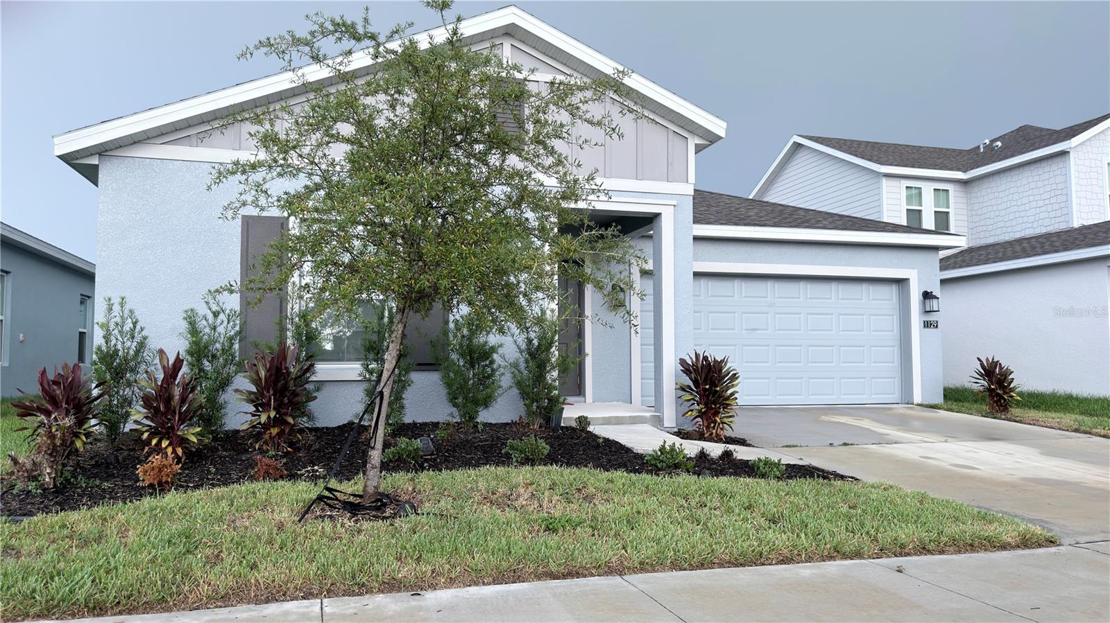1129 Deepwater Cir