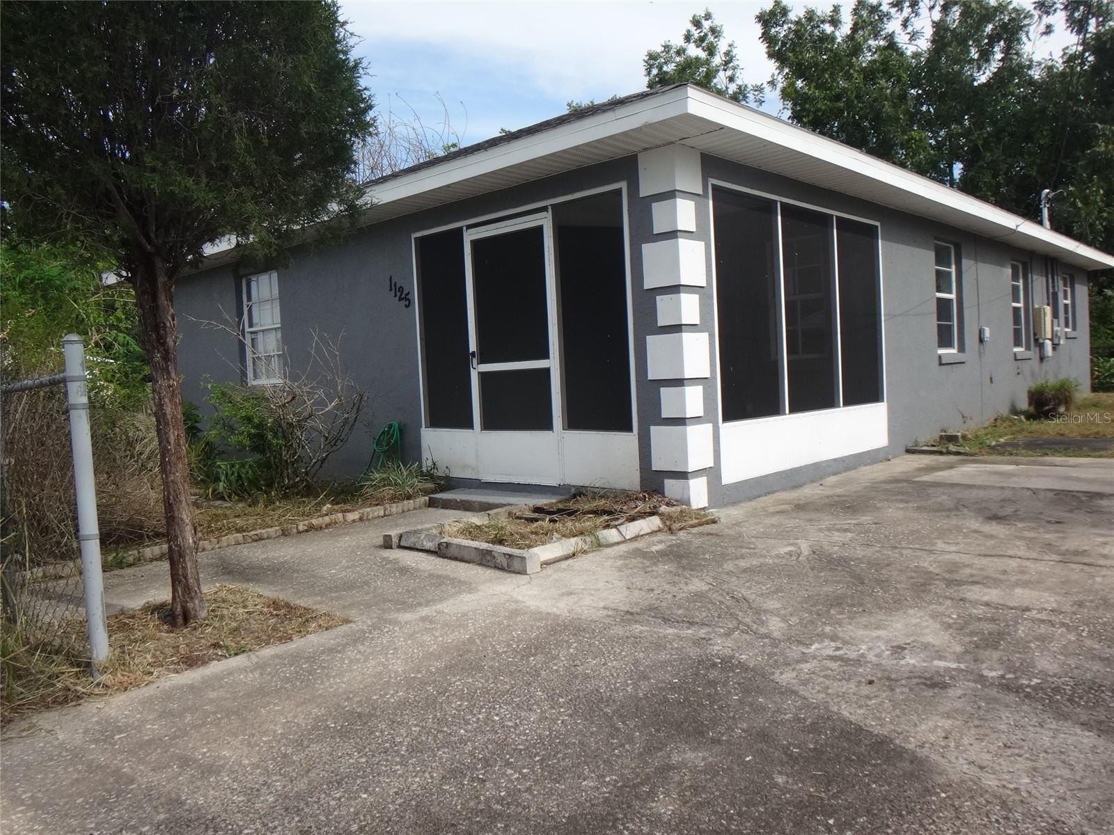 1125 Britts Ln