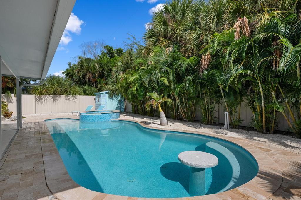 406 Bay Palms Dr