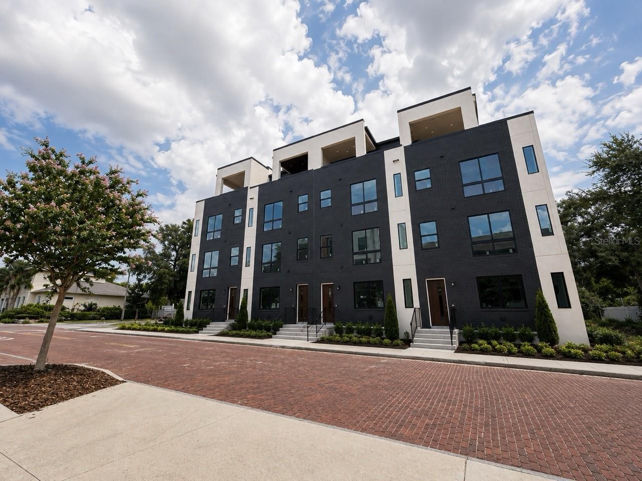 2117 N Ola Ave #3