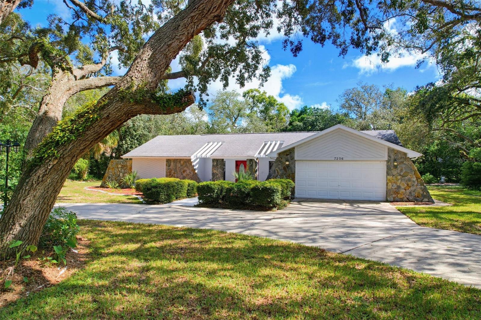 7256 Royal Oak Dr