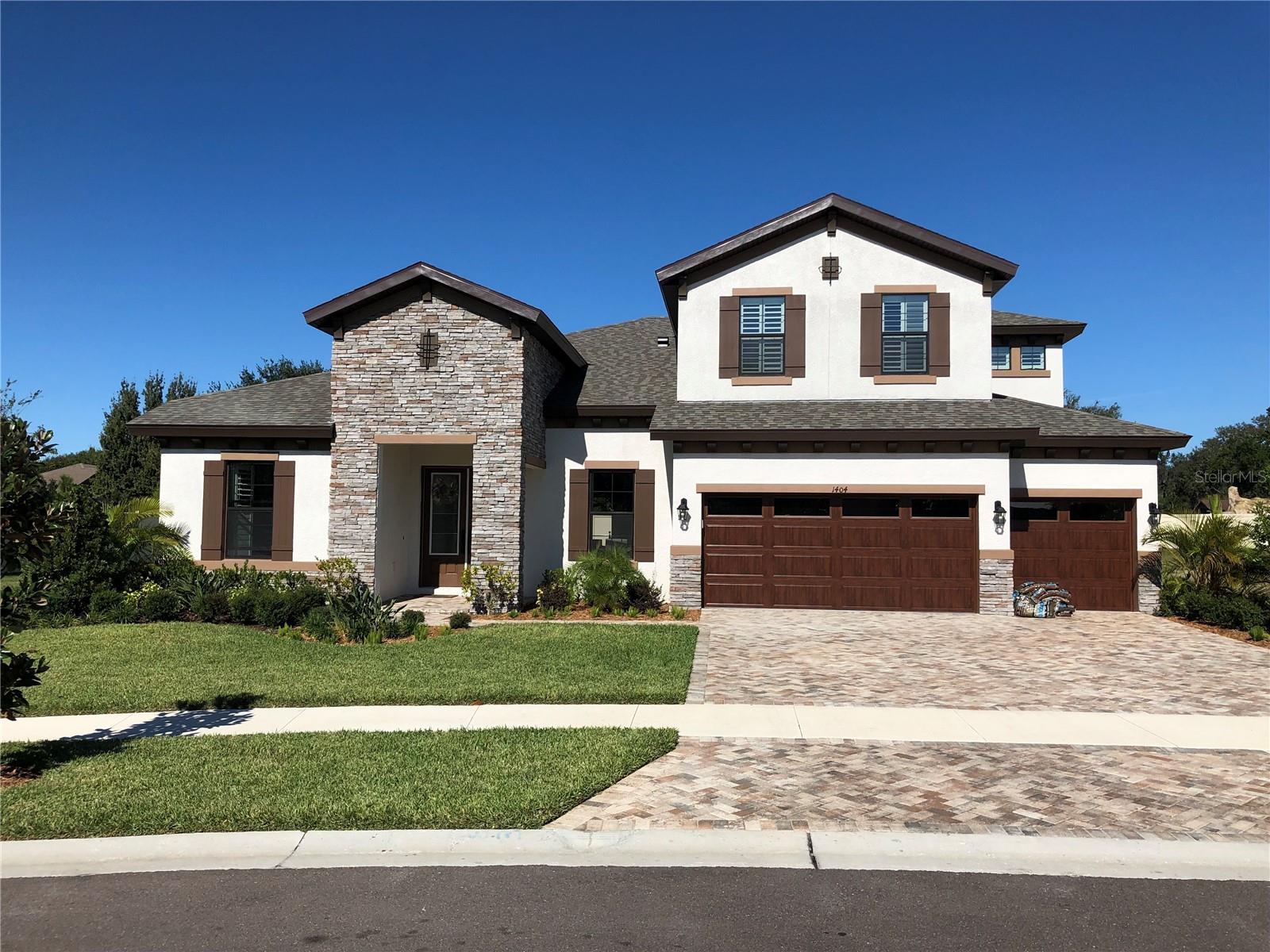 1404 Hamlin Ridge Ave
