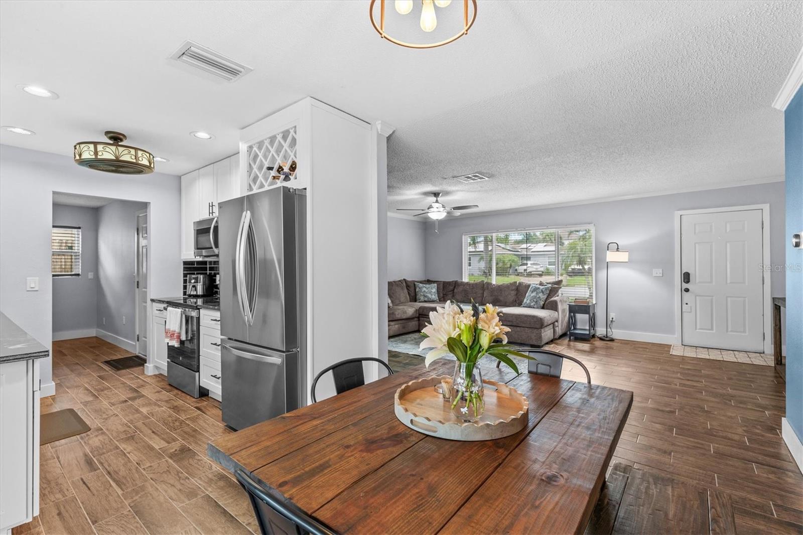 1707 Hibiscus Circle N