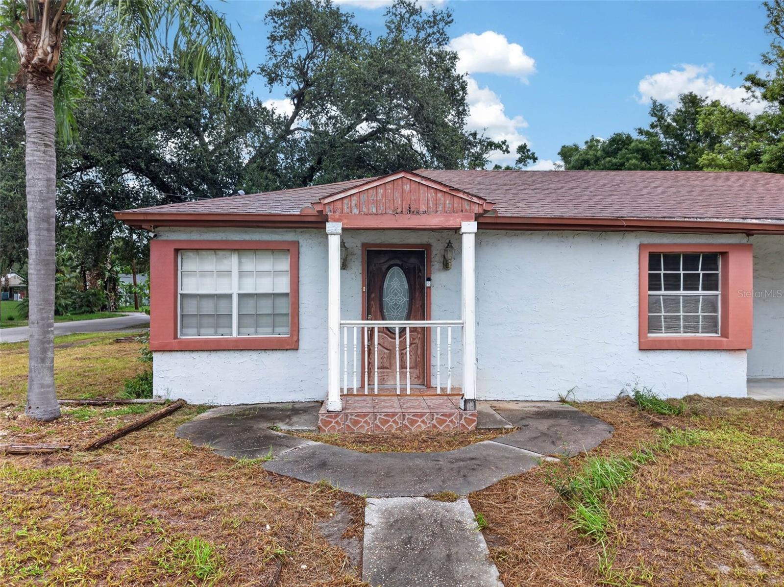 1302 E Sligh Ave
