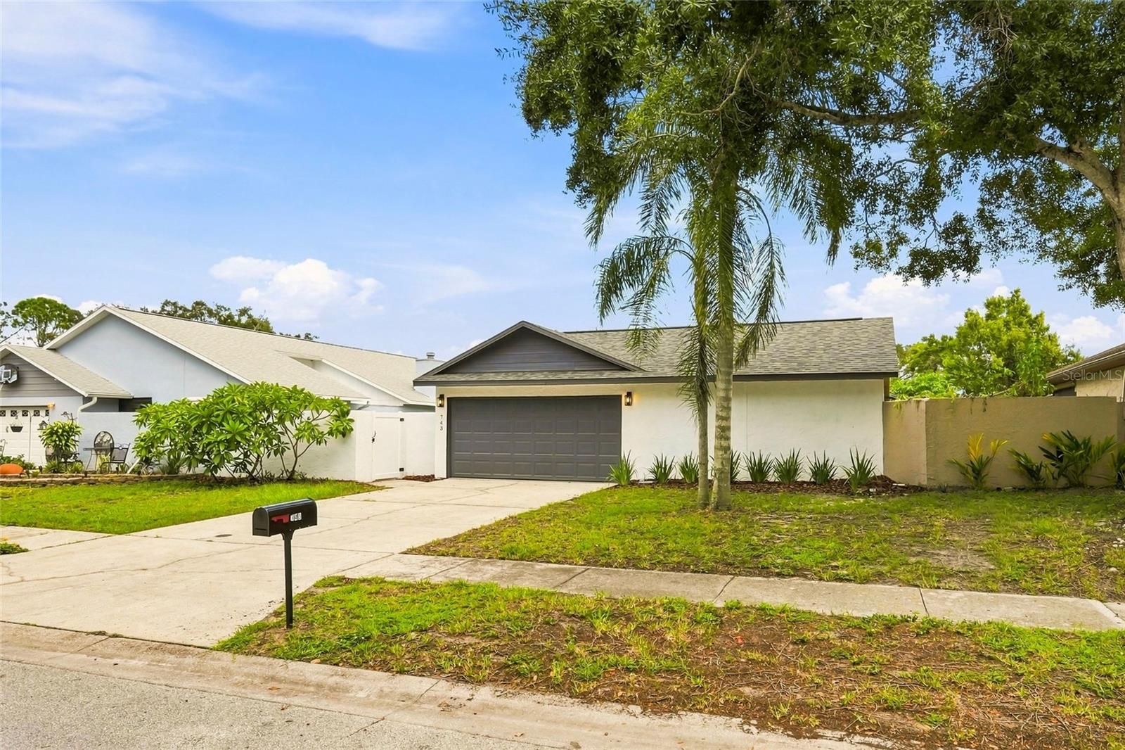 743 Bonnie Blvd