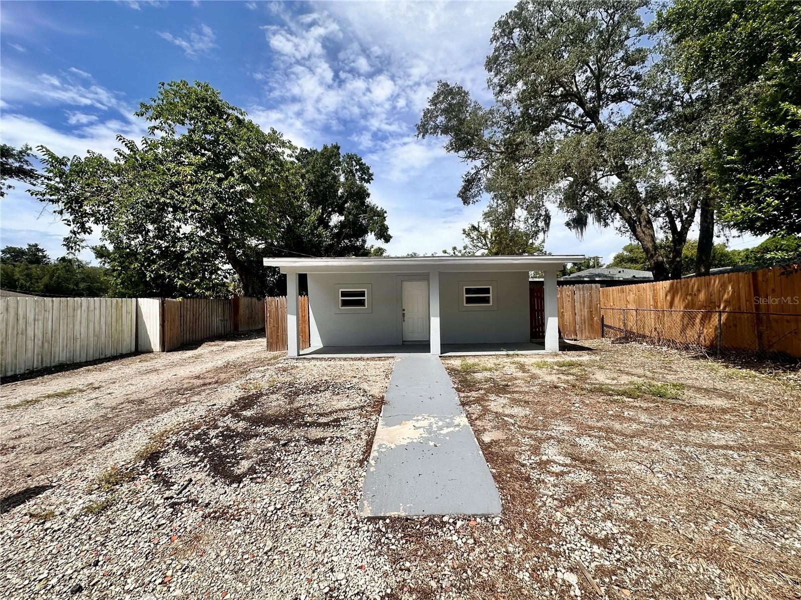 8906 N Albany Ave