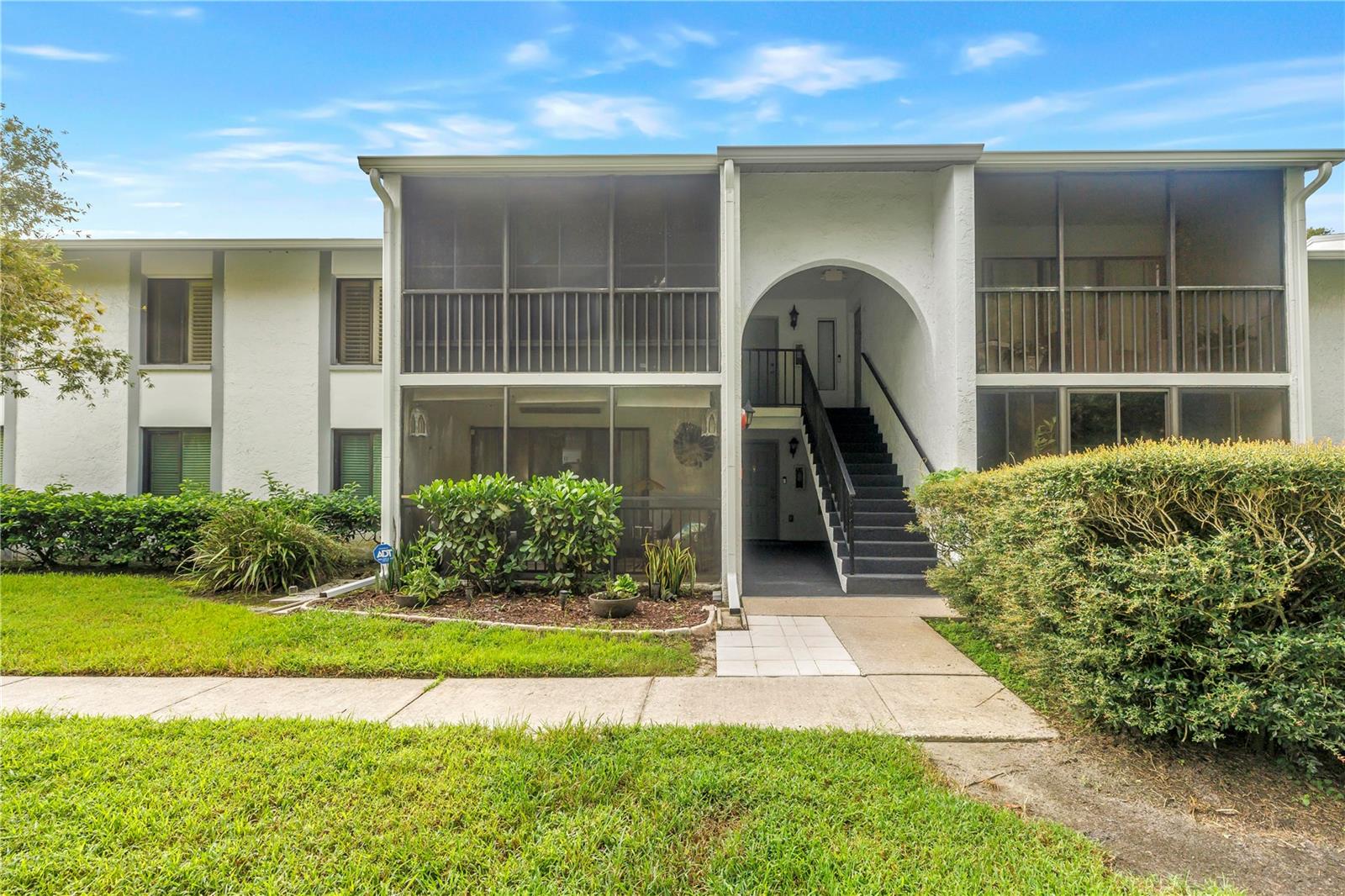 1290 Pine Ridge Cir E #G2