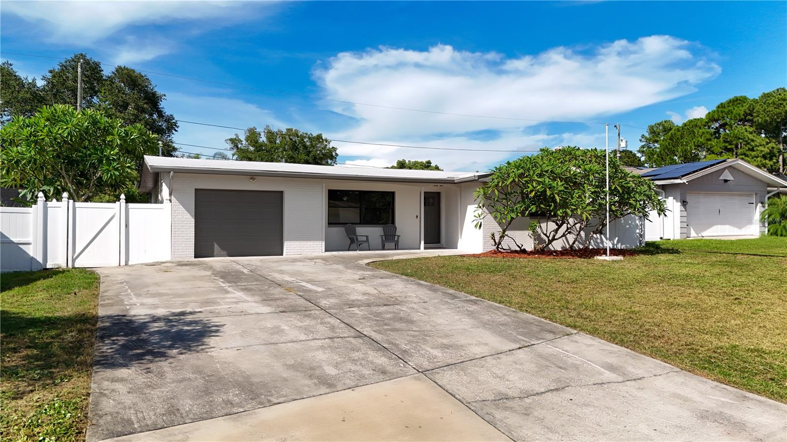1390 Seabreeze St