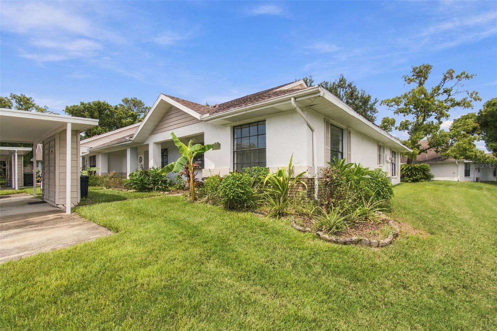 7610 Oakmont Ln