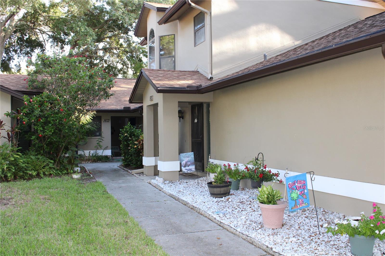 1671 Hamilton CT