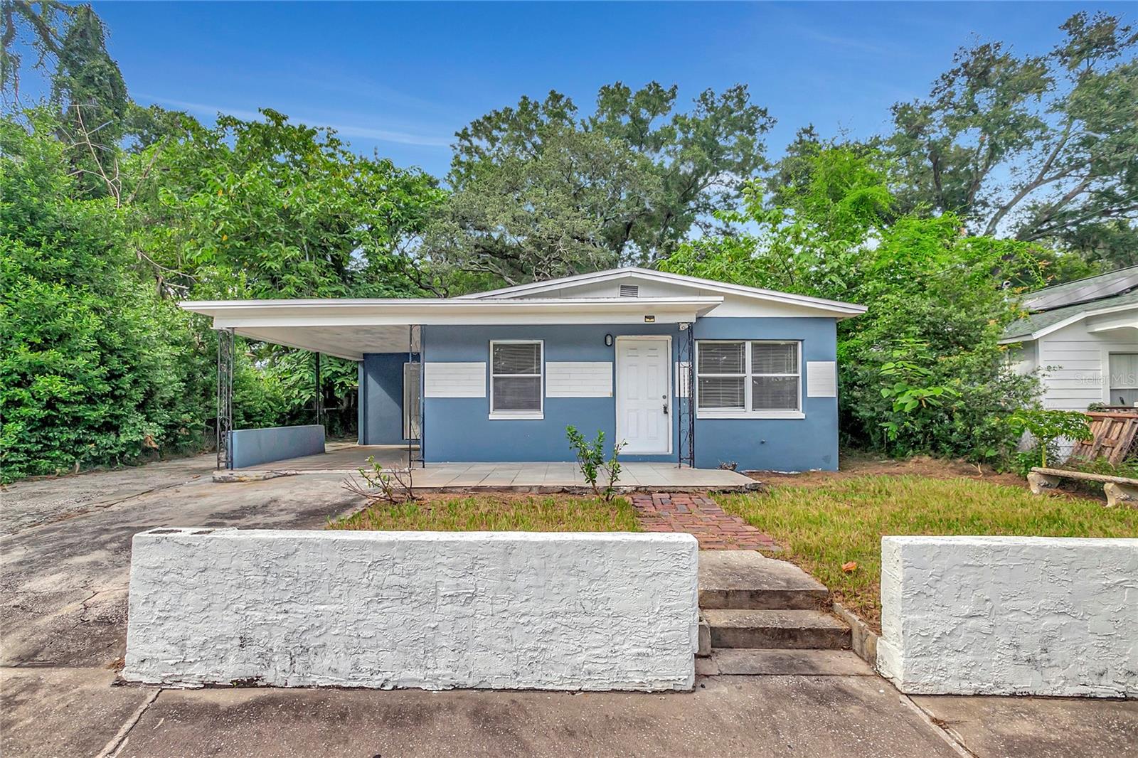 1212 E 33rd Ave