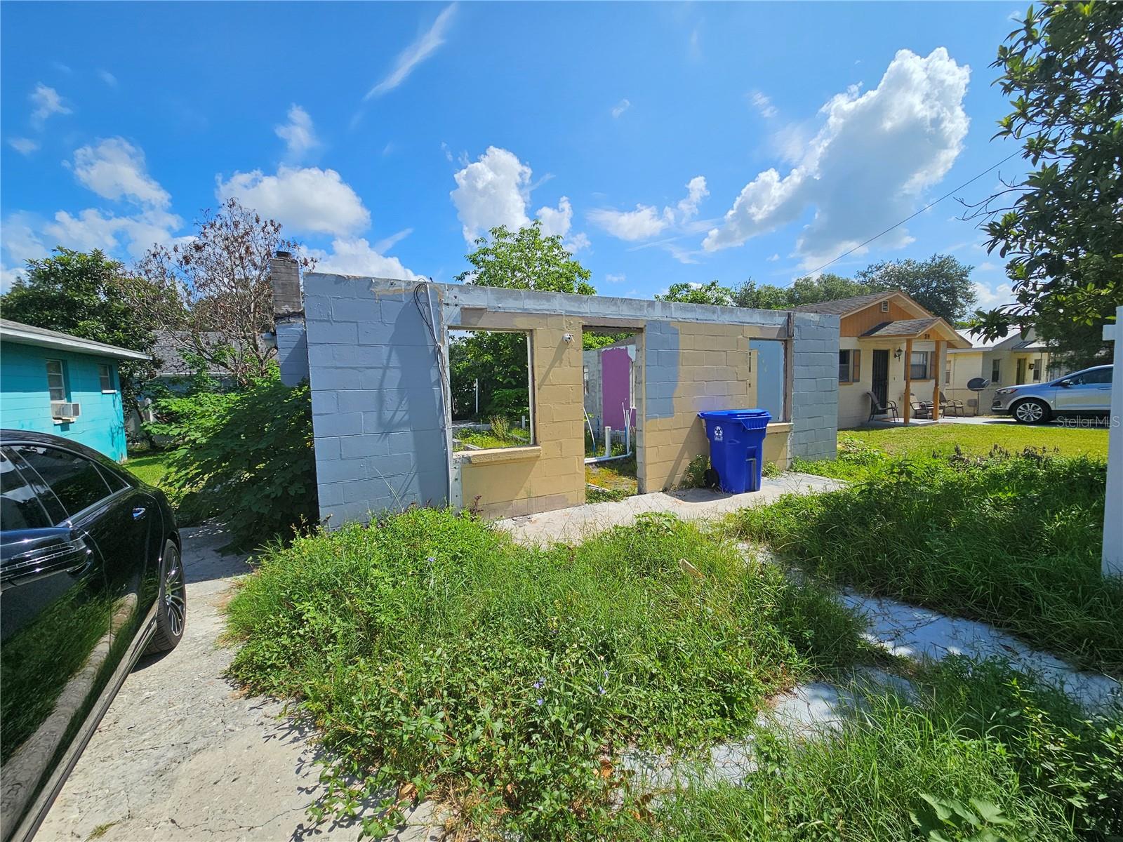 723 W 14th St