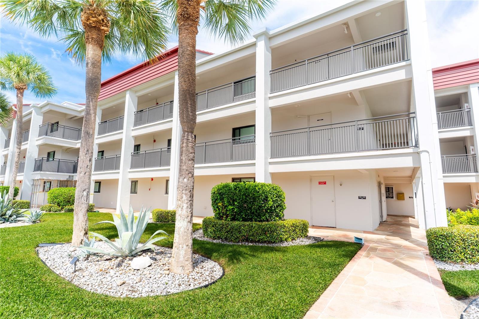 868 Bayway Blvd #304