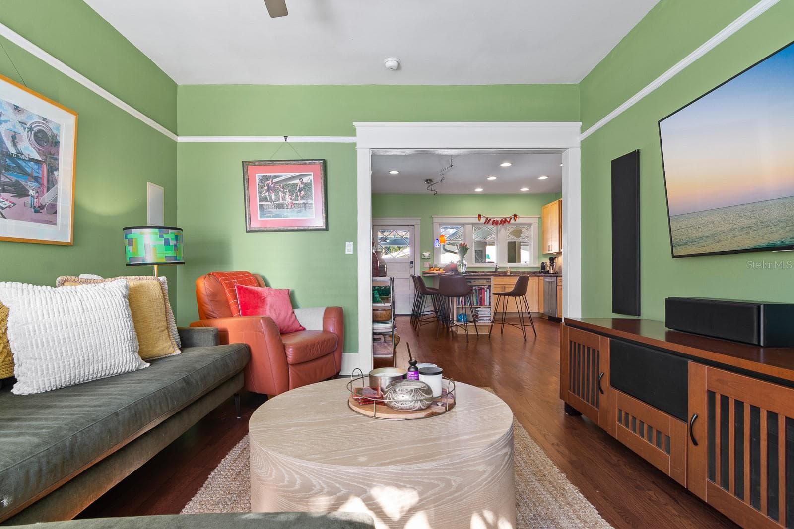 1027 S Dakota Ave